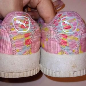 Puma girls shoes pink